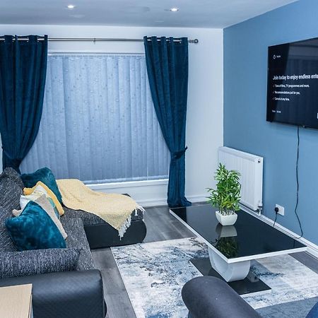Lush Lodge -Home Away In Telford, For Contractors, Families, Group Of Friends, Long Term Stays מראה חיצוני תמונה