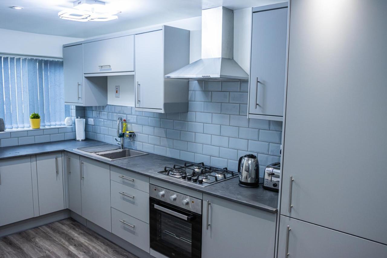 Lush Lodge -Home Away In Telford, For Contractors, Families, Group Of Friends, Long Term Stays מראה חיצוני תמונה
