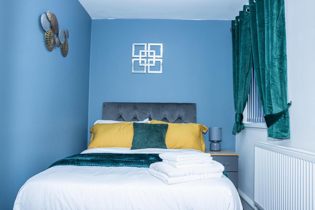 Lush Lodge -Home Away In Telford, For Contractors, Families, Group Of Friends, Long Term Stays מראה חיצוני תמונה
