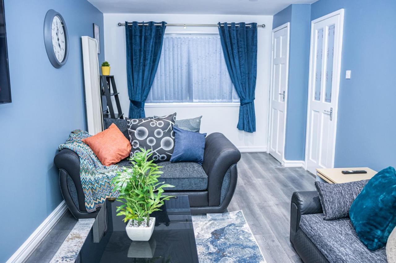 Lush Lodge -Home Away In Telford, For Contractors, Families, Group Of Friends, Long Term Stays מראה חיצוני תמונה