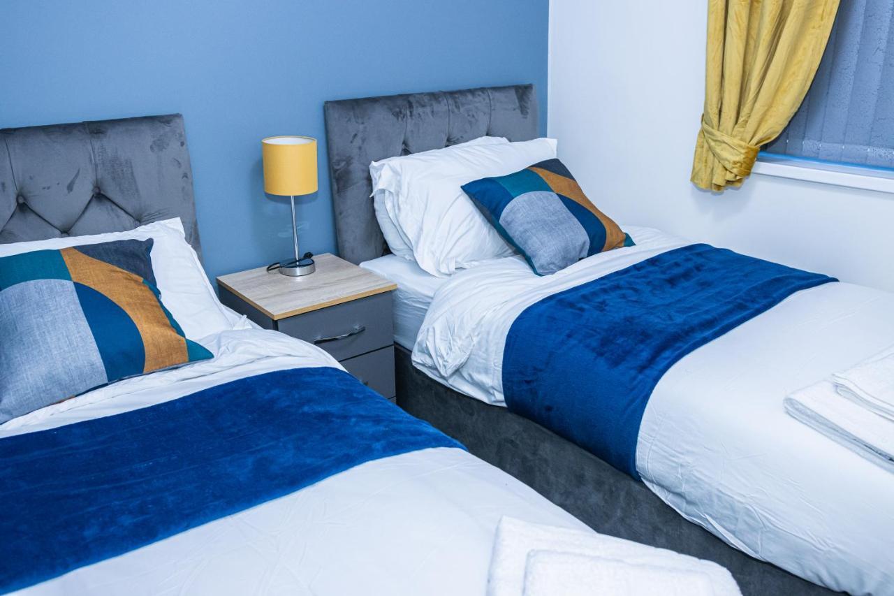 Lush Lodge -Home Away In Telford, For Contractors, Families, Group Of Friends, Long Term Stays מראה חיצוני תמונה